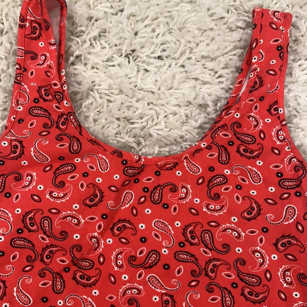 F21 Bandana Pattern Tank - Picture 2 of 3
